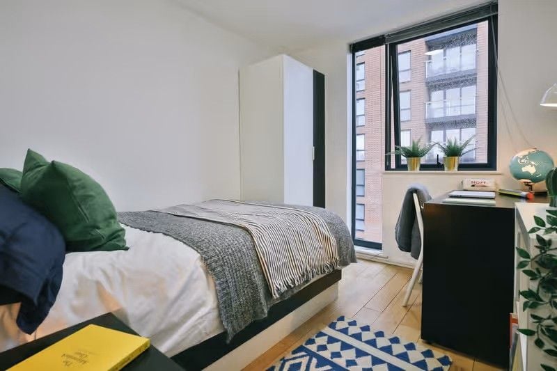 Classic 3 Bed Apartment - room